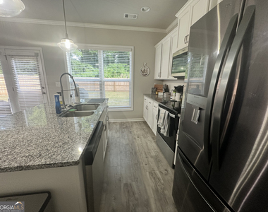 798 Gordon Street - Photo Thumbnail 11