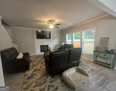 798 Gordon Street - Photo Thumbnail 8