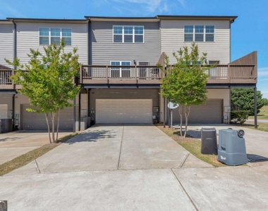 3625 Hawthorne Terrace - Photo Thumbnail 24