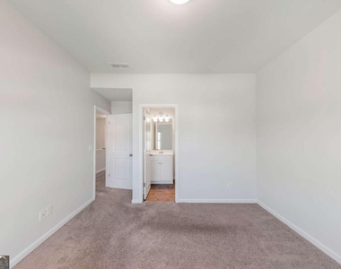 3625 Hawthorne Terrace - Photo Thumbnail 22