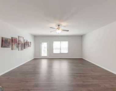 3625 Hawthorne Terrace - Photo Thumbnail 5