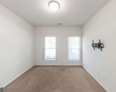 3625 Hawthorne Terrace - Photo Thumbnail 19