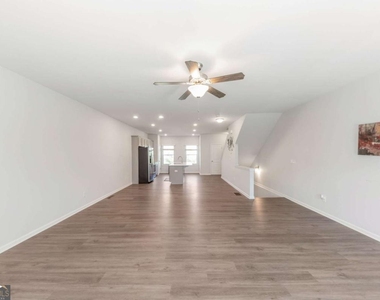 3625 Hawthorne Terrace - Photo Thumbnail 6