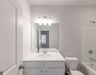 3625 Hawthorne Terrace - Photo Thumbnail 4
