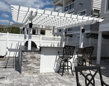 79 Pershing Boulevard - Photo Thumbnail 10