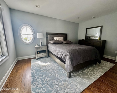 79 Pershing Boulevard - Photo Thumbnail 6