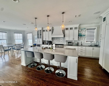 79 Pershing Boulevard - Photo Thumbnail 1