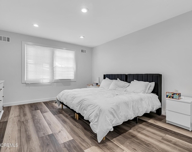 295 Jerome Avenue - Photo Thumbnail 17