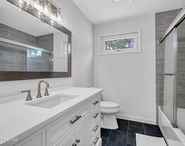 295 Jerome Avenue - Photo Thumbnail 12