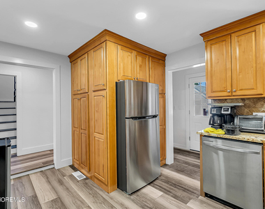 295 Jerome Avenue - Photo Thumbnail 9