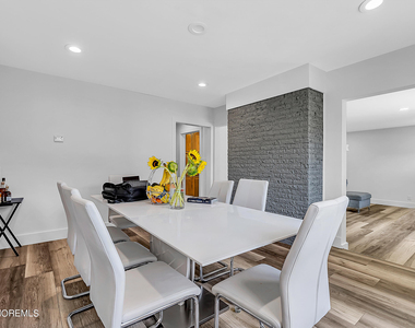 295 Jerome Avenue - Photo Thumbnail 7