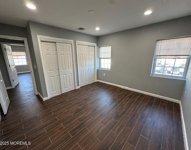 216 Ocean Gate Avenue - Photo Thumbnail 8