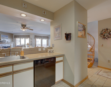 900 Ocean Avenue - Photo Thumbnail 13
