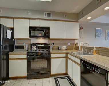 900 Ocean Avenue - Photo Thumbnail 12