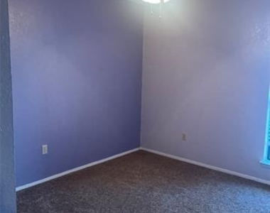 3902 Karen Drive - Photo Thumbnail 7