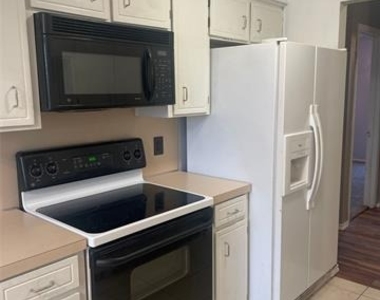 3902 Karen Drive - Photo Thumbnail 5