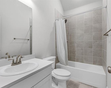 4919 Elizabeth Way - Photo Thumbnail 11