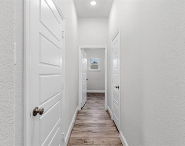 4919 Elizabeth Way - Photo Thumbnail 15