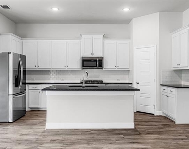 4919 Elizabeth Way - Photo Thumbnail 23