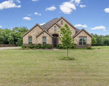 4919 Elizabeth Way - Photo Thumbnail 2