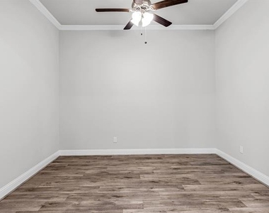 4919 Elizabeth Way - Photo Thumbnail 19