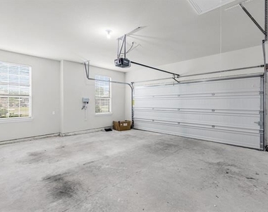 4919 Elizabeth Way - Photo Thumbnail 16