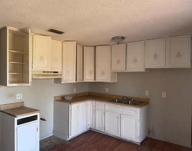 2112 Sunset Drive - Photo Thumbnail 2