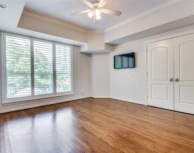 3401 Lee Parkway - Photo Thumbnail 7