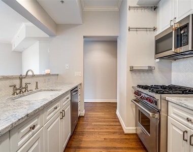 3401 Lee Parkway - Photo Thumbnail 4