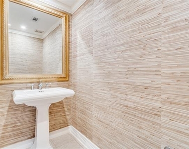 3401 Lee Parkway - Photo Thumbnail 12