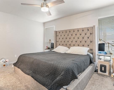 2201 Jackson Circle - Photo Thumbnail 12