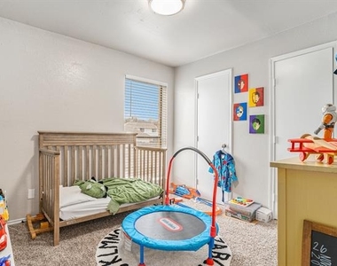 2201 Jackson Circle - Photo Thumbnail 15