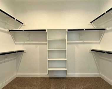 1709 Sparrow Street - Photo Thumbnail 6