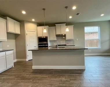 1709 Sparrow Street - Photo Thumbnail 2
