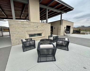1709 Sparrow Street - Photo Thumbnail 16