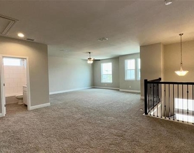 1709 Sparrow Street - Photo Thumbnail 7
