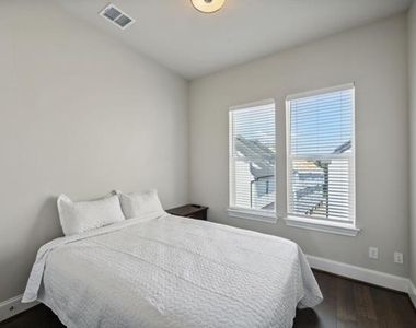 2268 Alterbrook Lane - Photo Thumbnail 21