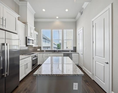 2268 Alterbrook Lane - Photo Thumbnail 7