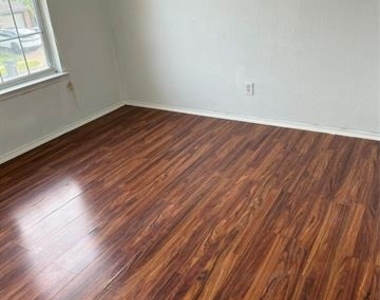 8617 Sabinas Trail - Photo Thumbnail 5