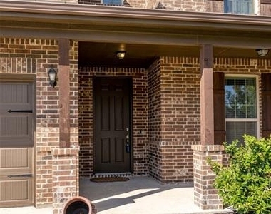 11740 Tuscarora Drive - Photo Thumbnail 2