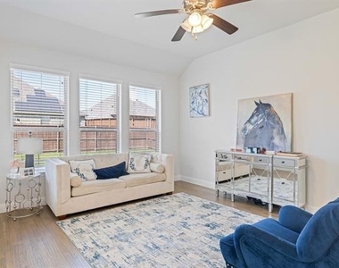 11740 Tuscarora Drive - Photo Thumbnail 9