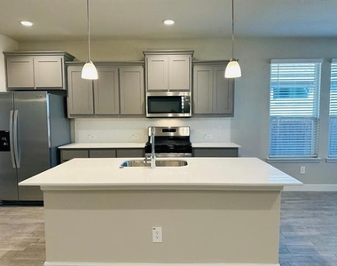 2516 Bellatrix Drive - Photo Thumbnail 8
