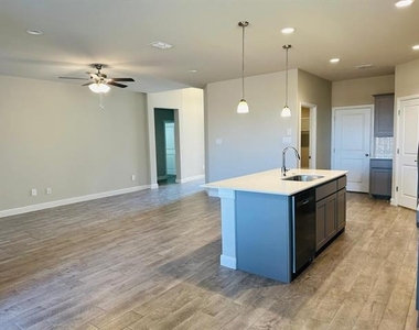 2516 Bellatrix Drive - Photo Thumbnail 3