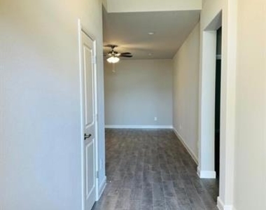 2516 Bellatrix Drive - Photo Thumbnail 4