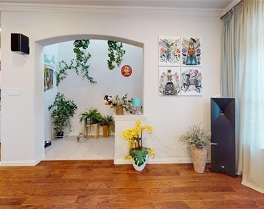 635 Matthew Place - Photo Thumbnail 3
