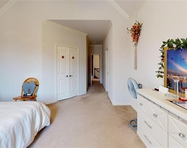 635 Matthew Place - Photo Thumbnail 8