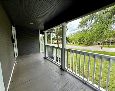 1326 W Sears Street - Photo Thumbnail 2