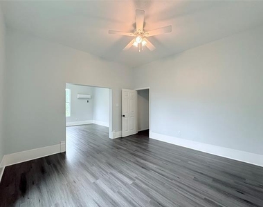 1326 W Sears Street - Photo Thumbnail 8