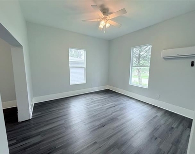 1326 W Sears Street - Photo Thumbnail 4