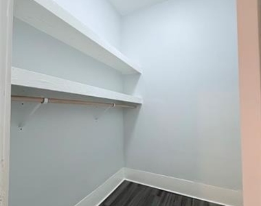 1326 W Sears Street - Photo Thumbnail 13